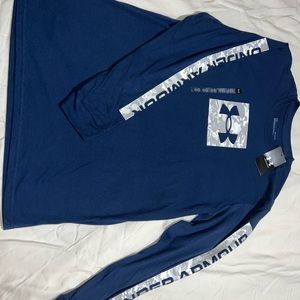 Men’s medium Under Armour long sleeve
